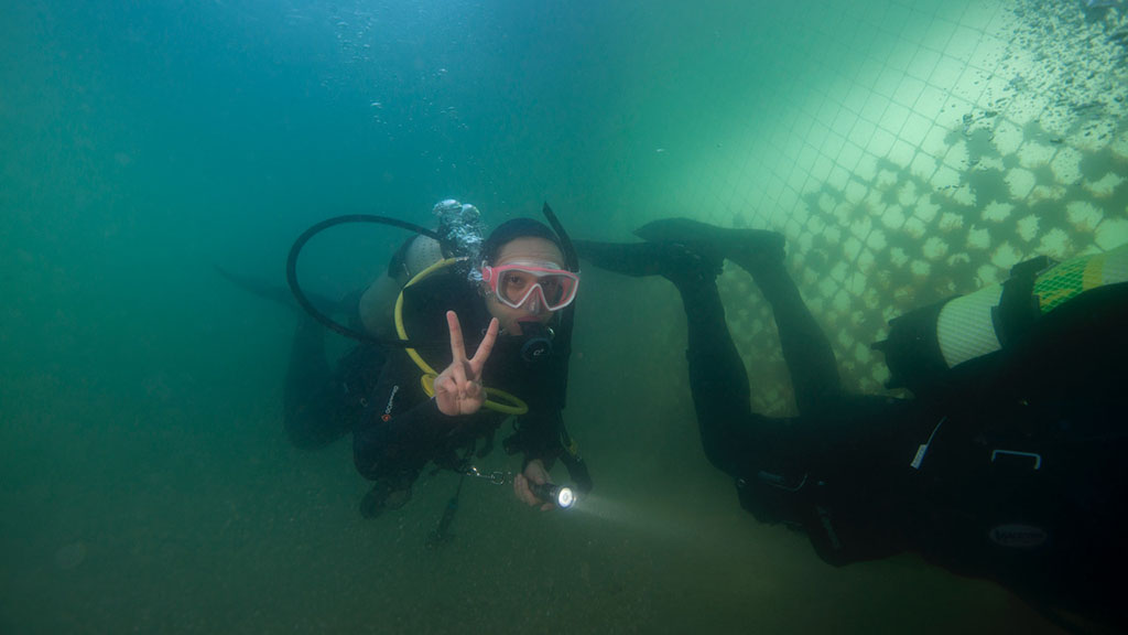 A clean-up like no other at Sydney's Chowder Bay, with support from the Tourism Authority of Thailand and the Royal Thai Consulate in Sydney.